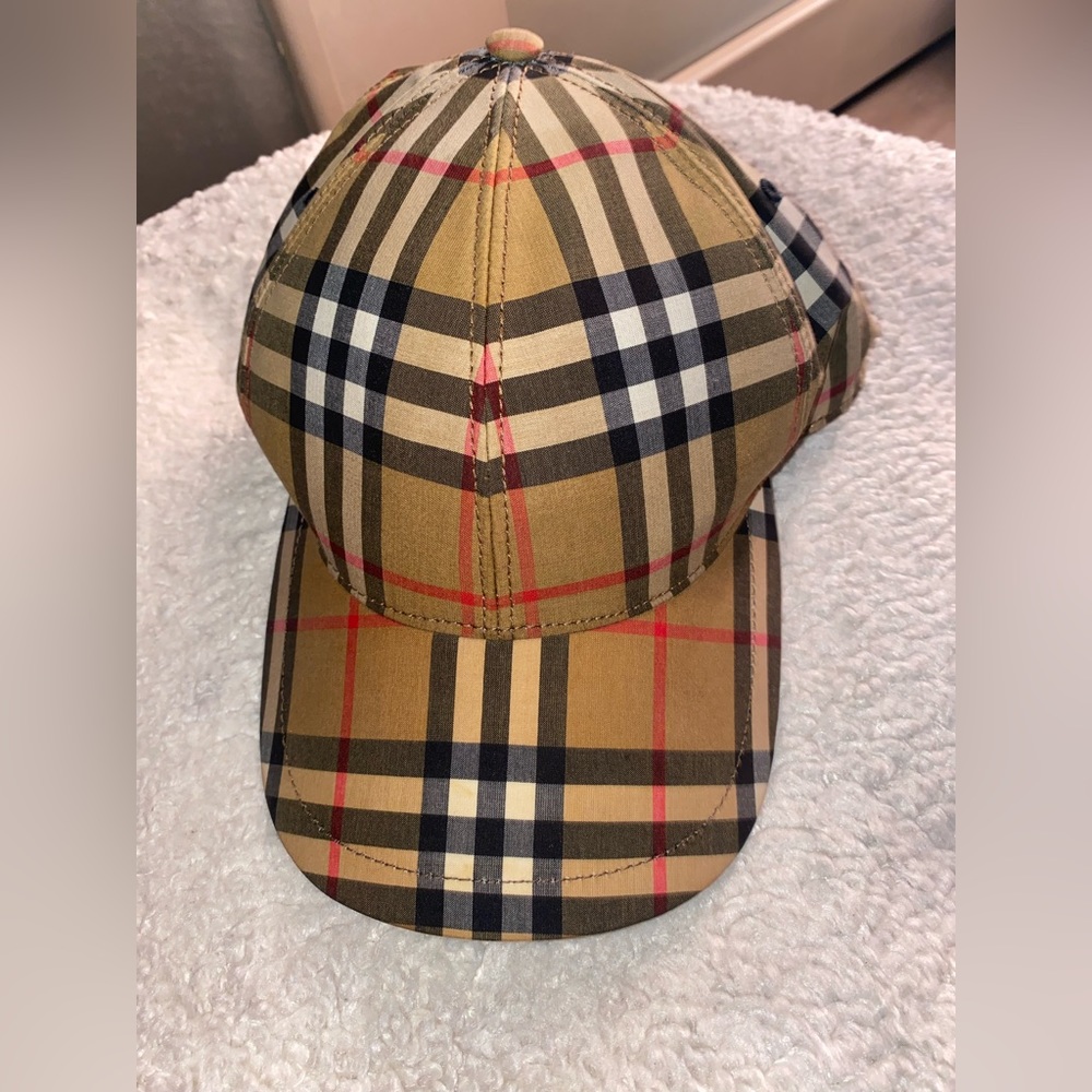 Womens Burberry baseball cap